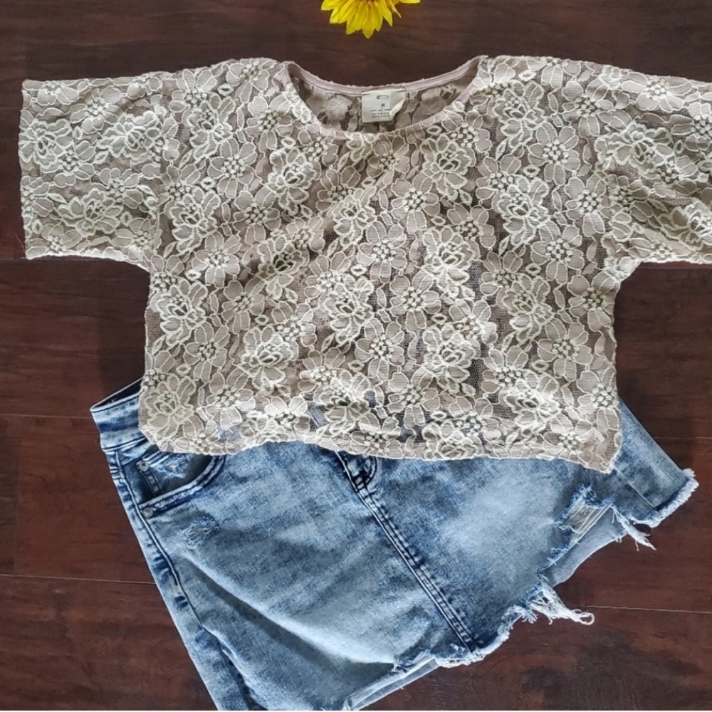 PINS and NEEDLES BY ANTHROPOLOGIE LACE CROP TOP 🌟 - Picture 5 of 9